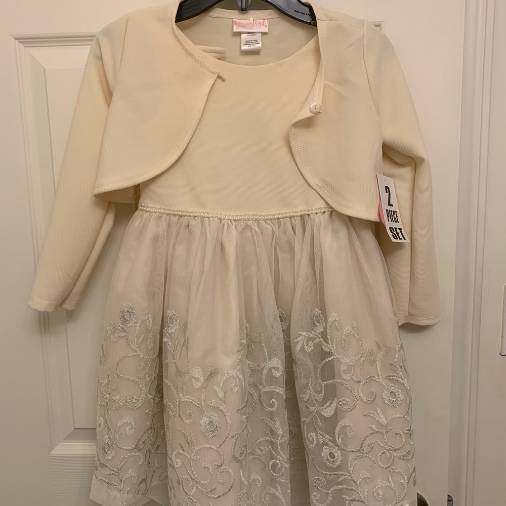 Girls size 6 dress NWT